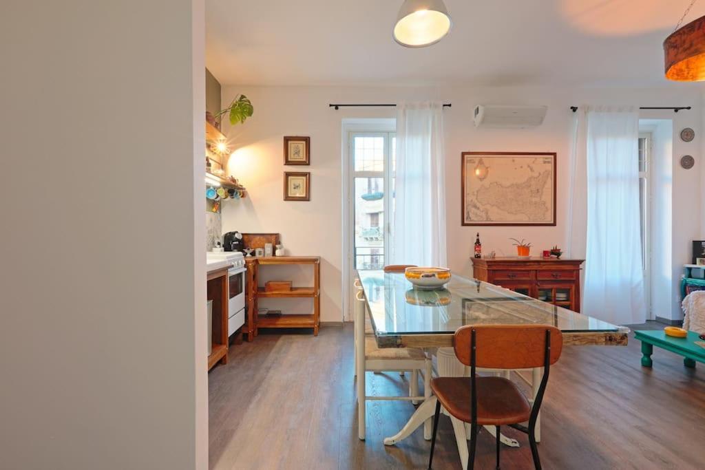 Ferienwohnung La Casuzza Del Borgo - Porto - Politeama Palermo Exterior foto
